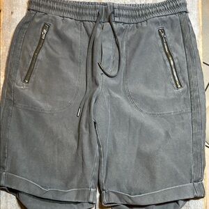 Athleta Shorts Women's Size 6 Green Fallon Bermuda Cuffed Zip Pockets